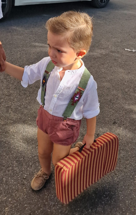Tirantes para niño y guarda pampa para adulto: looks coordinados para eventos